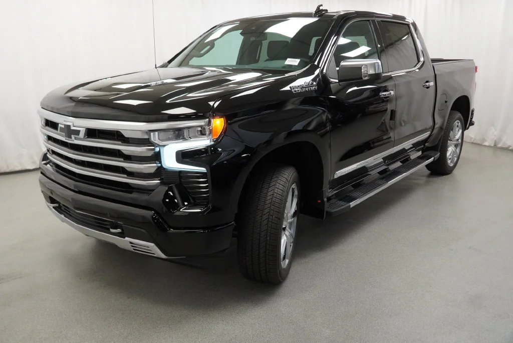 New 2026 Black Chevrolet High Country image 18