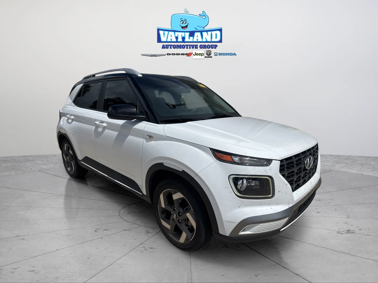 Used 2023 Ceramic White Hyundai Limited image 14