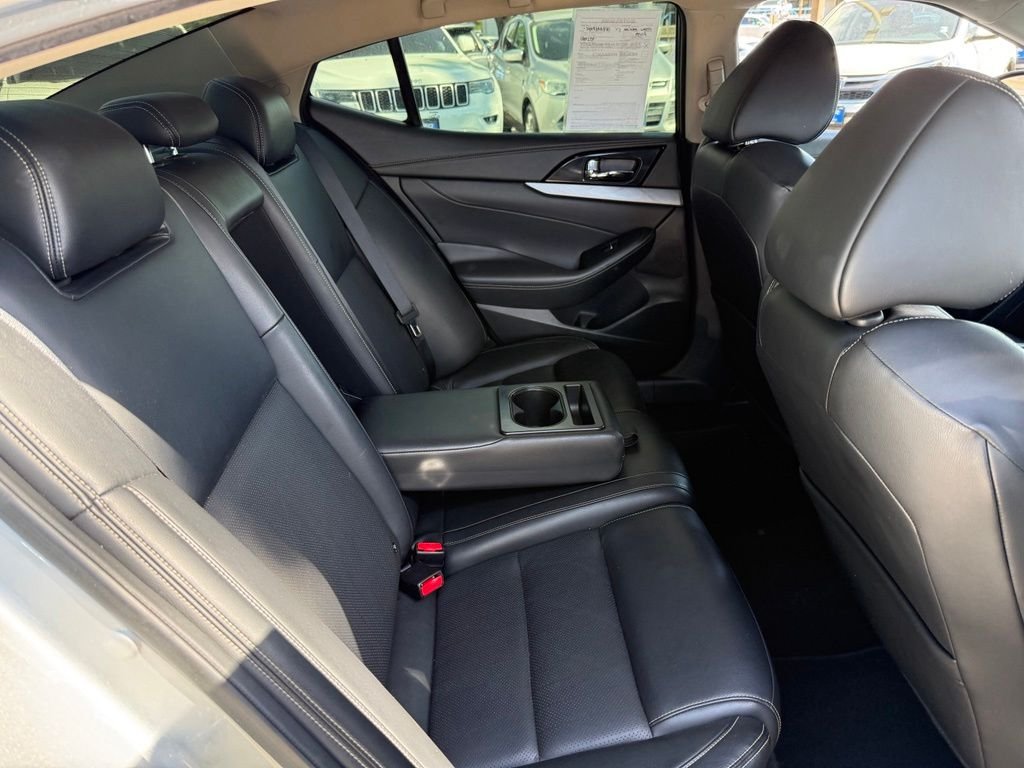 Used 2017 Brilliant Silver Nissan 3.5 SV image 17
