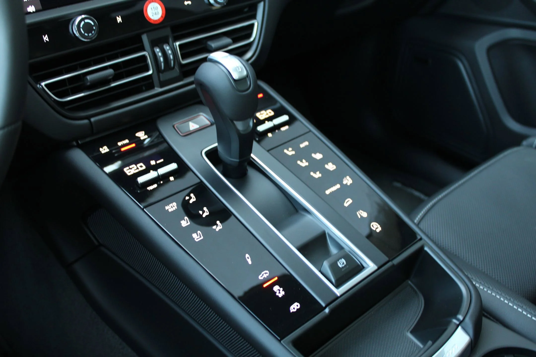 2026 Porsche Macan GTS - Photo 20