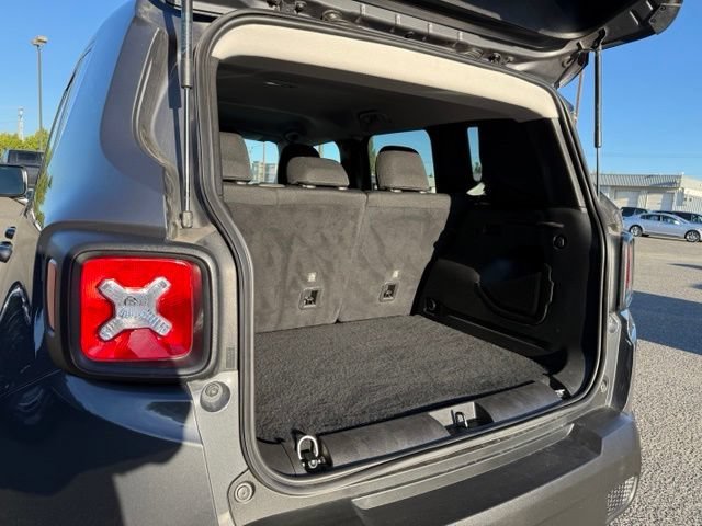 Used 2023 Graphite Gray Jeep Latitude image 16