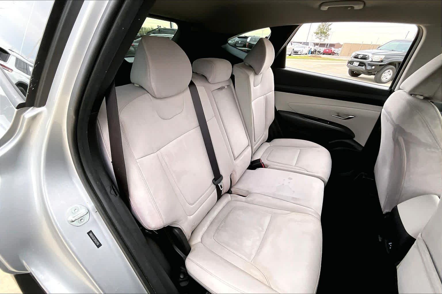 Used 2025 Shimmering Silver Hyundai SE image 18