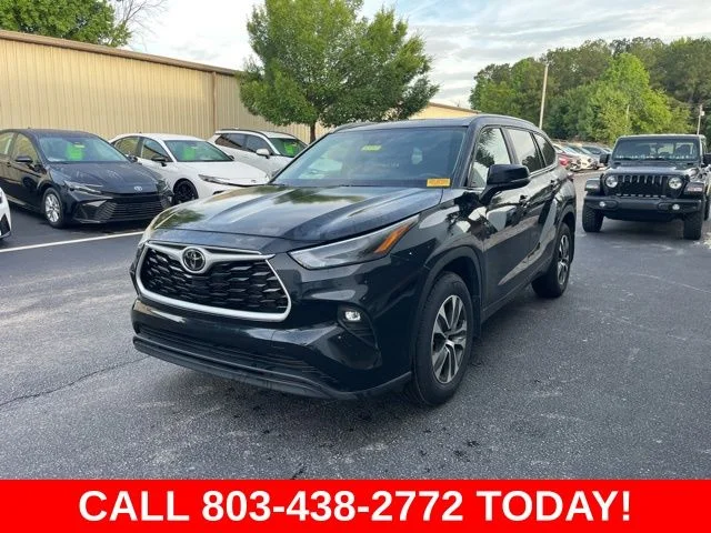 Used 2024 Black Toyota XLE image 37