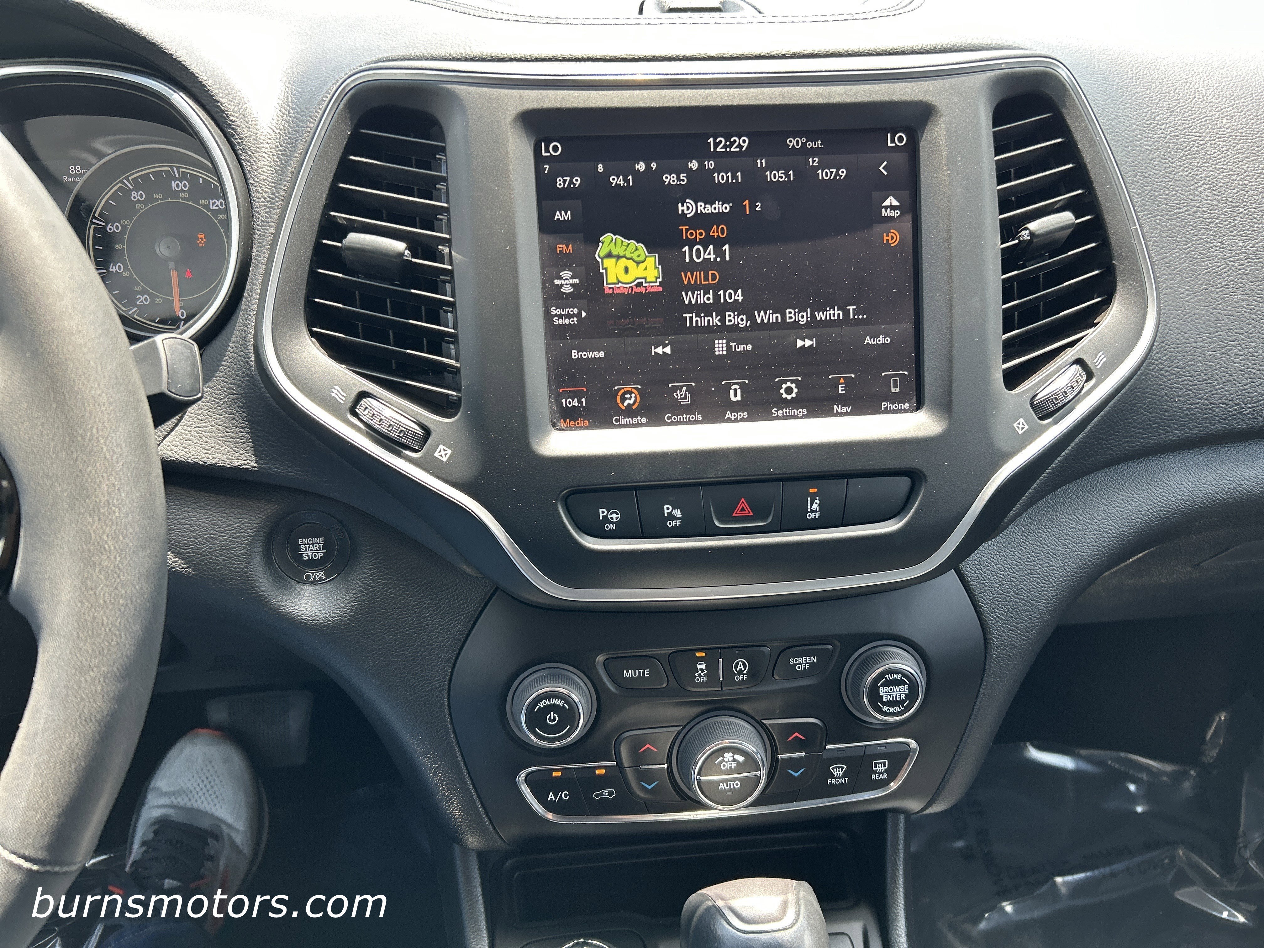 2023 Jeep Cherokee Altitude Lux - Photo 19