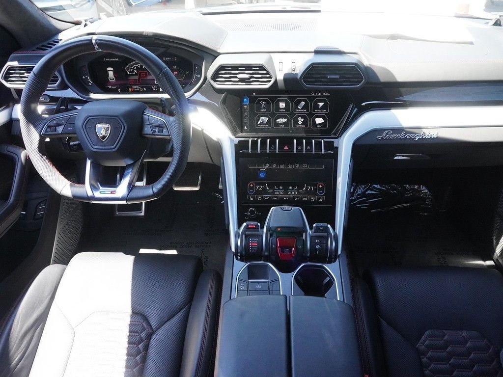 Used 2020 Black Lamborghini Base image 42