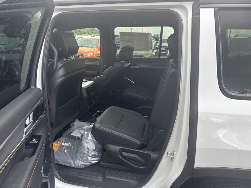 New 2026 Bright White Clear-Coat Exterior Paint Jeep 85th Anniversary Edition image 10