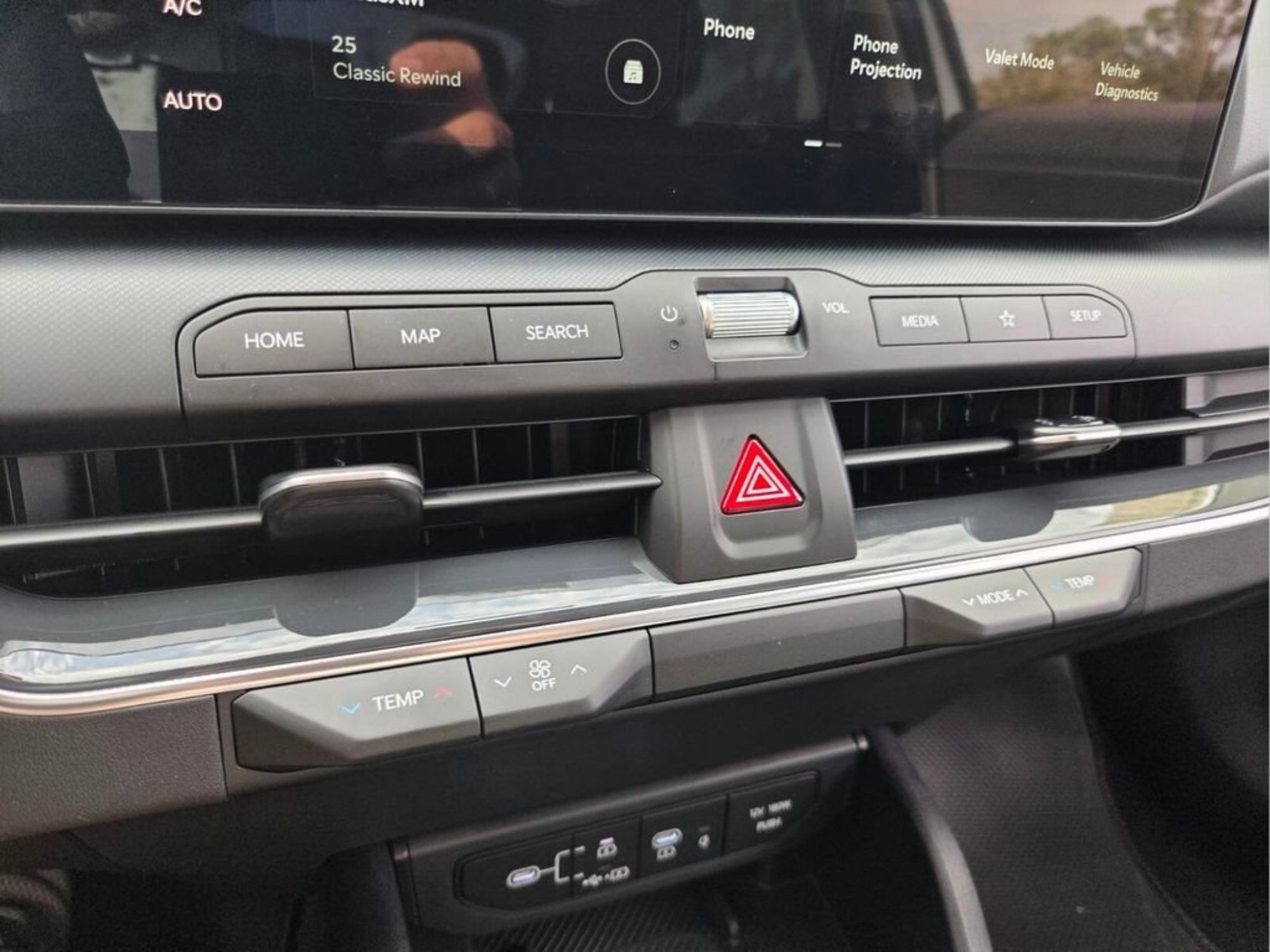 New 2026 Snow White Pearl Kia EX image 21