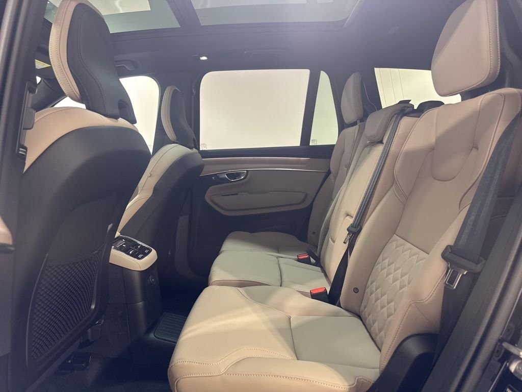 2026 Volvo XC90 Plus - Photo 22