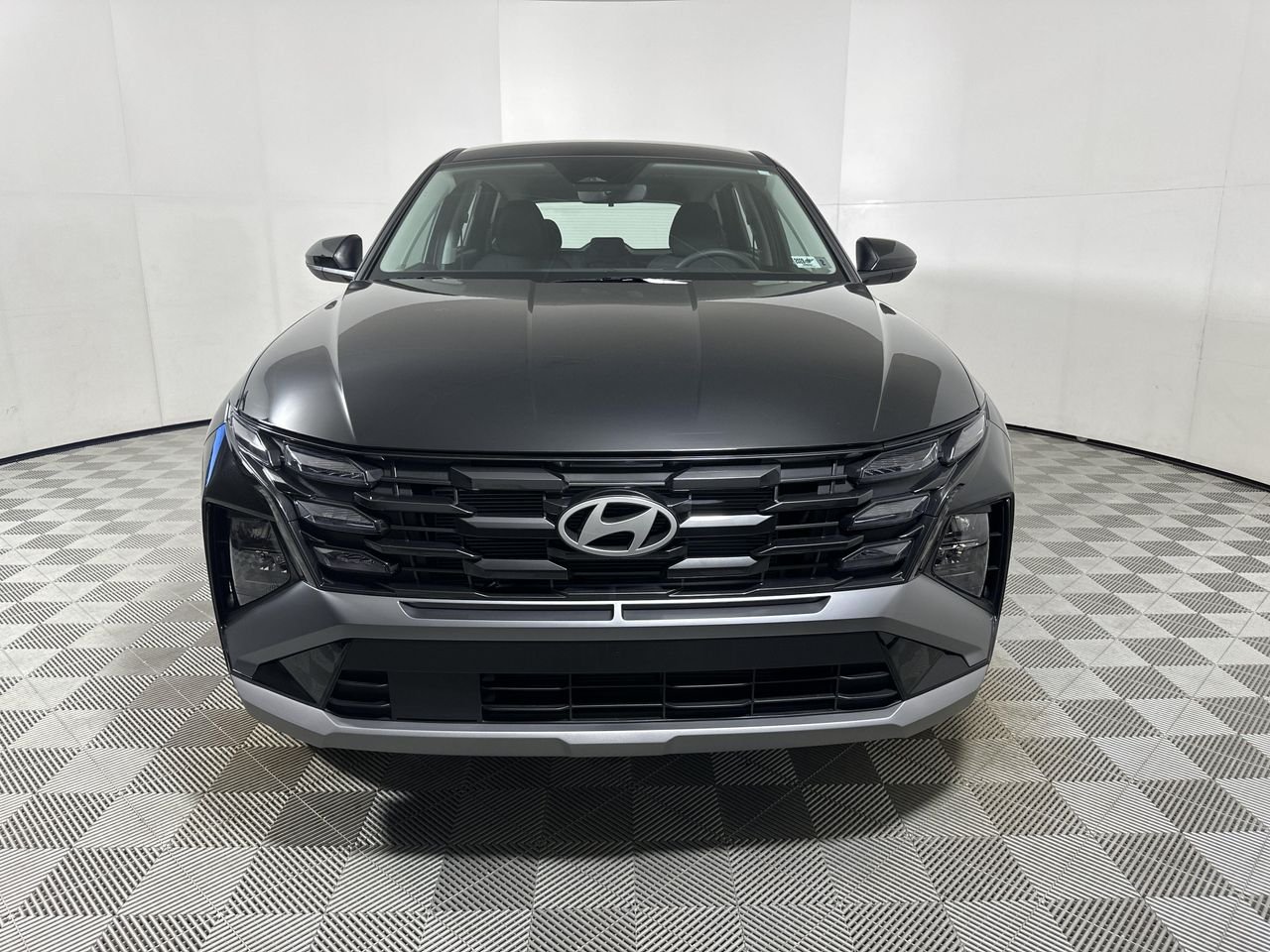 New 2026 Phantom Black Hyundai SE image 2