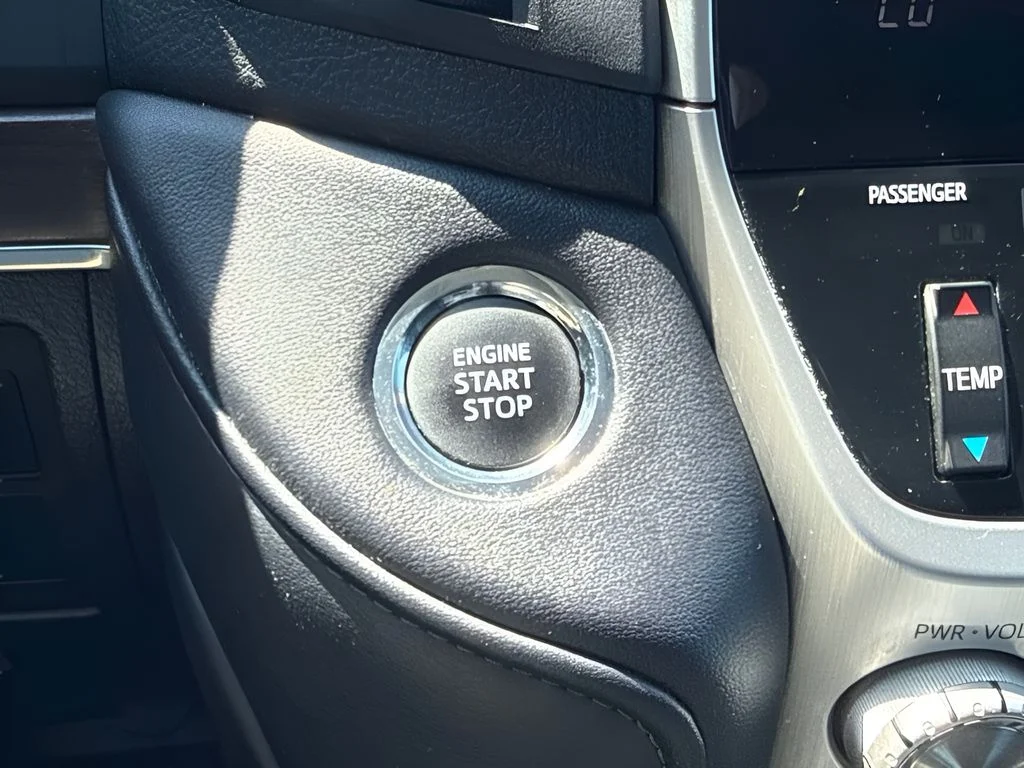 Used 2016 Silver Toyota Base image 17