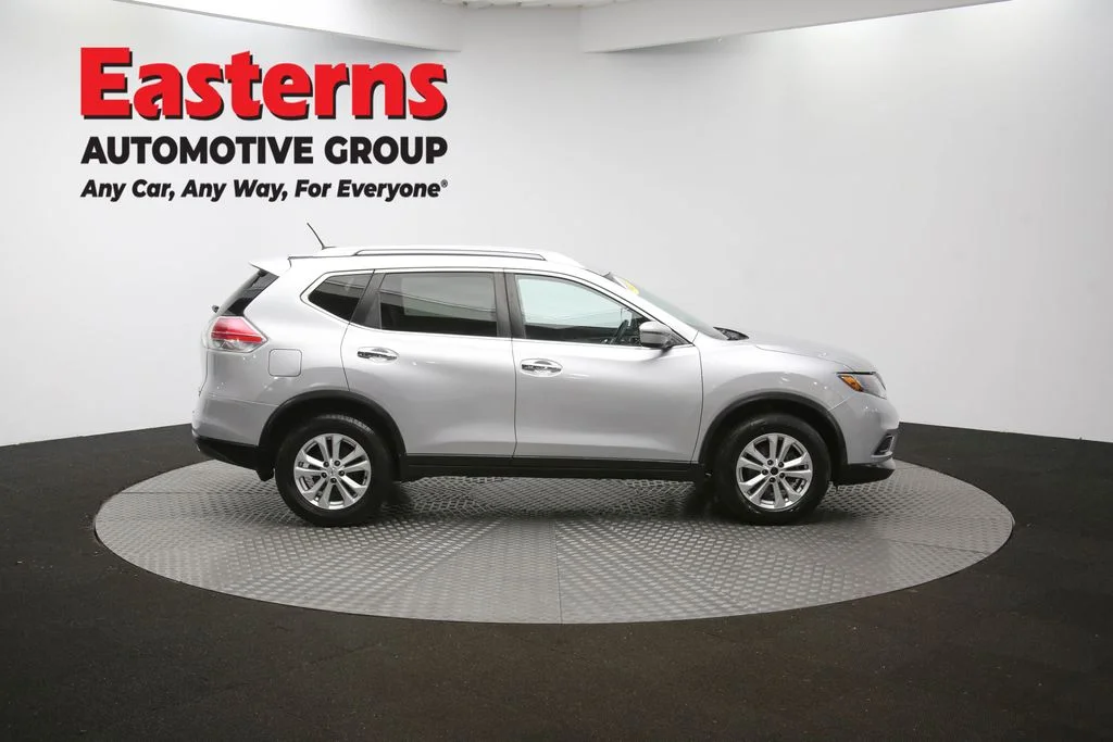Used 2016 Silver Nissan SV image 42