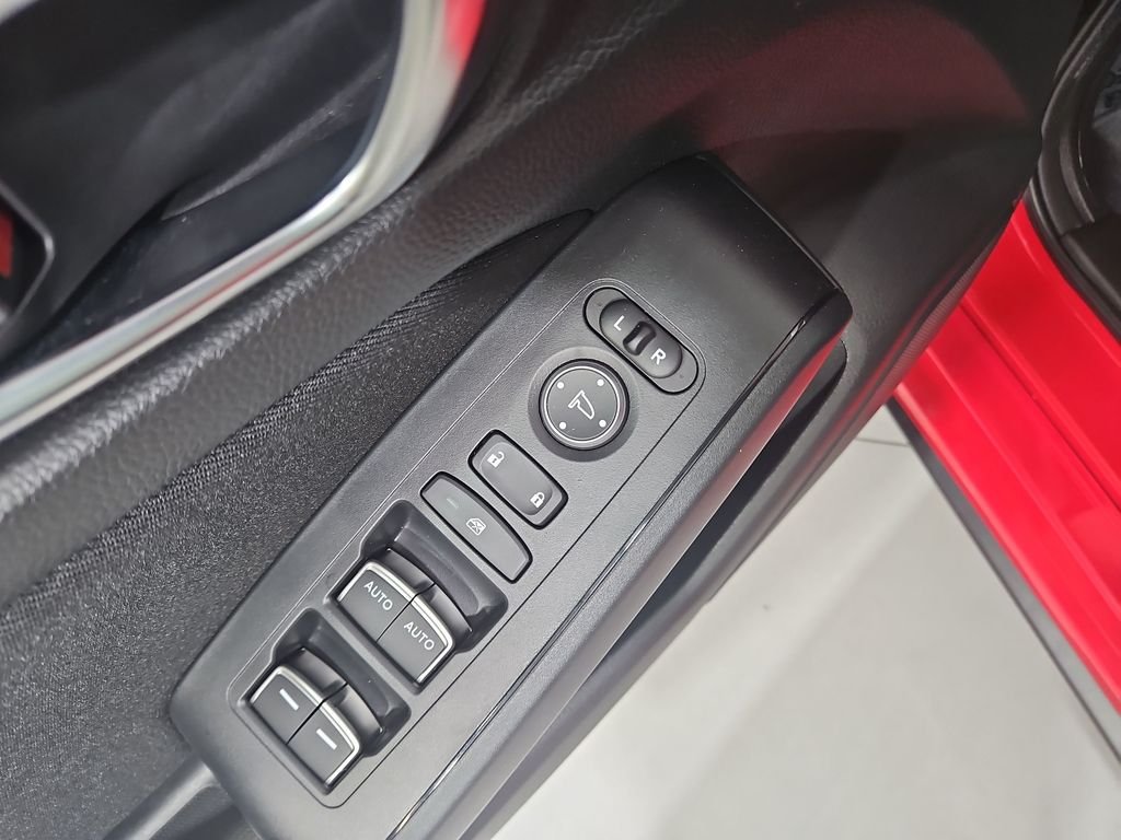 Used 2025  Honda Sport image 11
