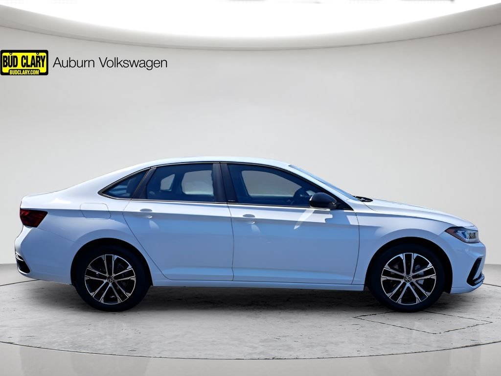 New 2026 White Volkswagen 1.5T Sport image 8
