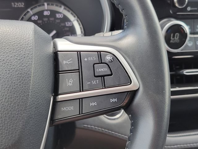 Certified Used 2022  Toyota XLE image 16
