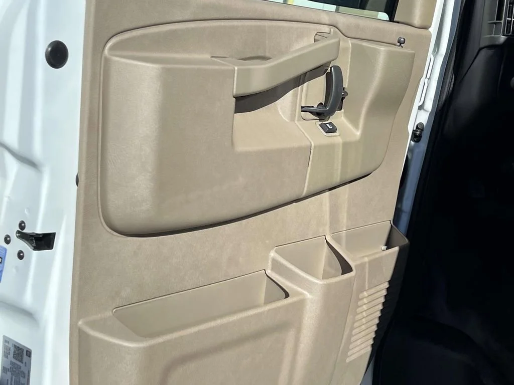 2025 Chevrolet Express Cargo Work Van - Photo 11