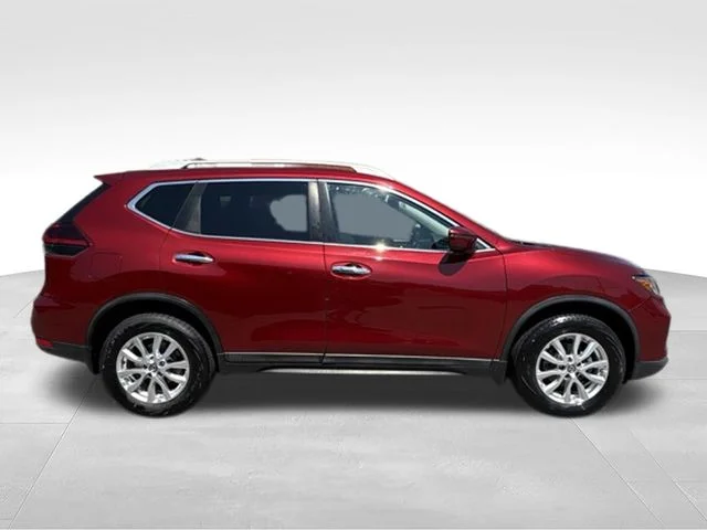 Used 2018 Red Nissan SV image 8