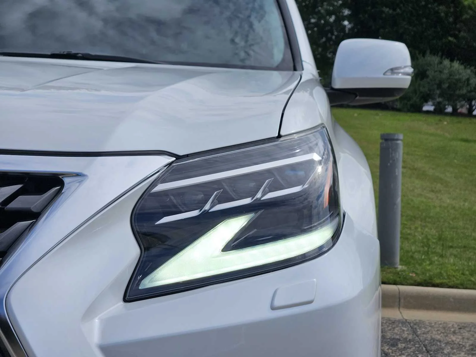 Certified Used 2023 EMINENT WHITE PEARL Lexus Luxury image 6