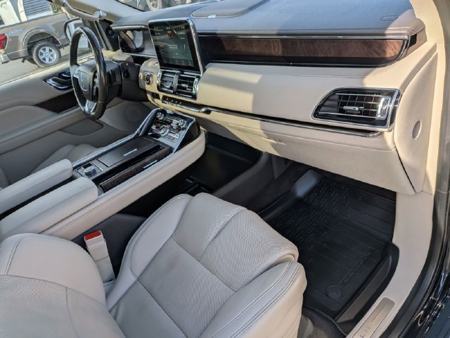 Used 2021 Blue Lincoln Reserve image 24