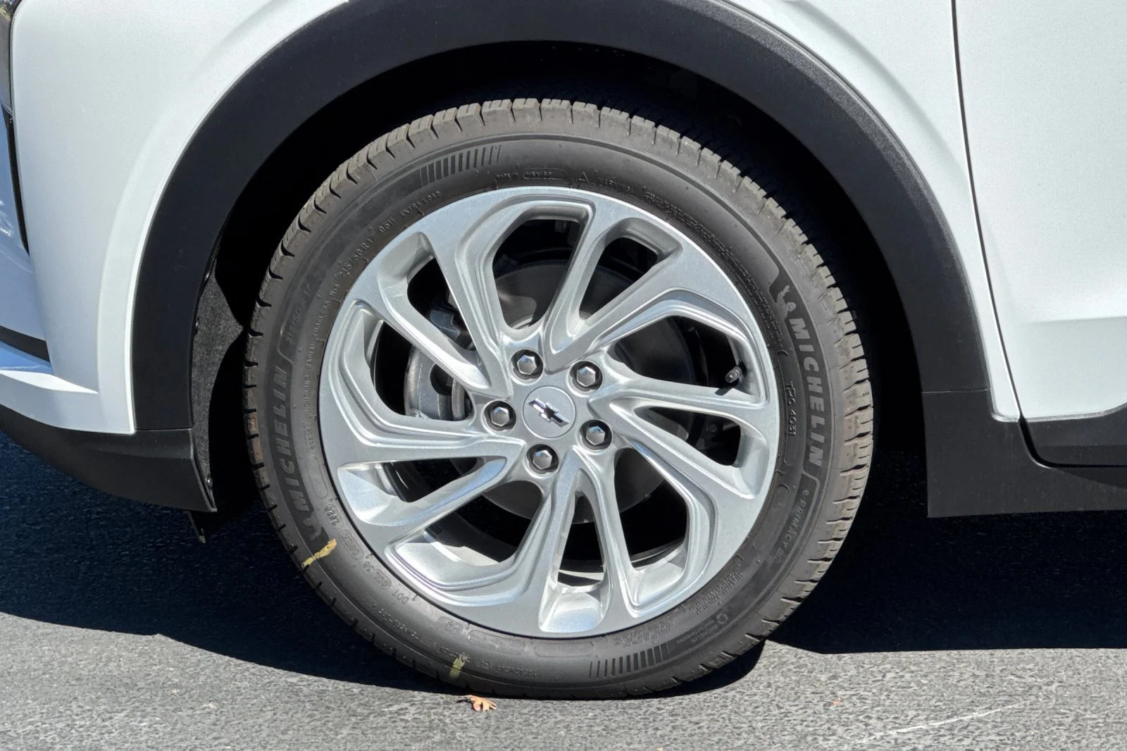 2027 Chevrolet Bolt LT - Photo 24