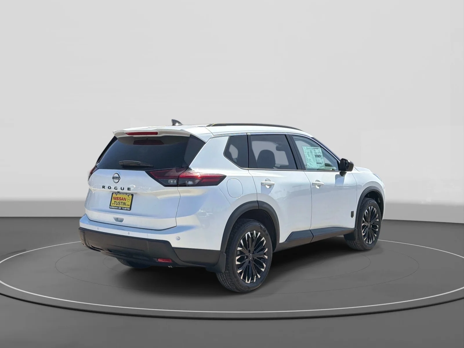 New 2026 Everest White Pearl Tricoat Nissan Dark Armor image 7