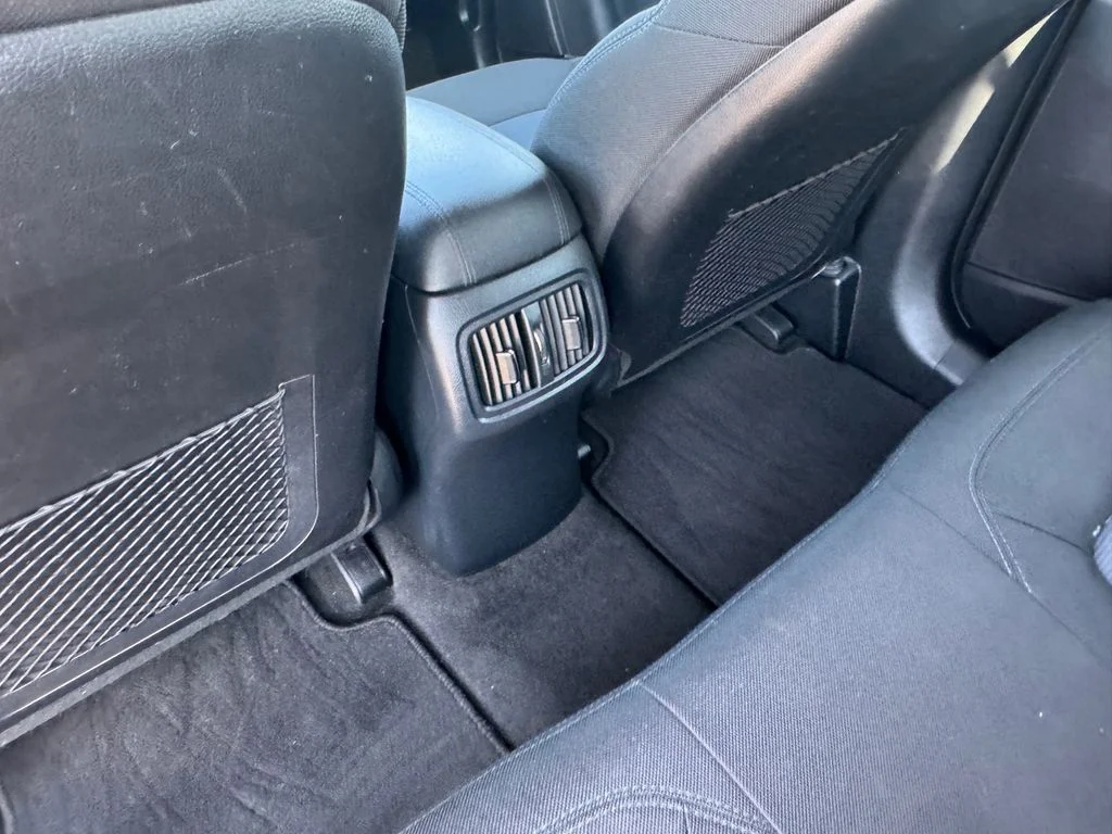 Used 2016 Silver Kia LX image 12