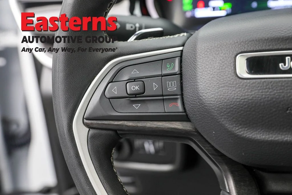Used 2022 White Jeep 4xe image 15