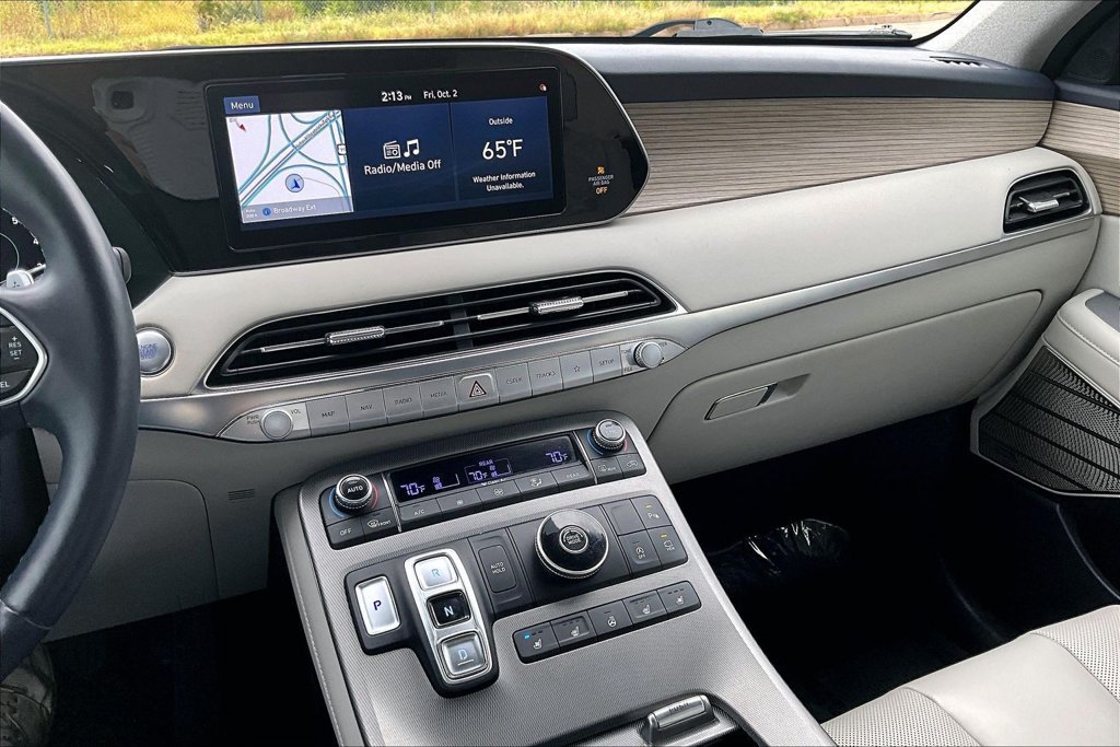 Used 2021 Gray Hyundai Limited image 22