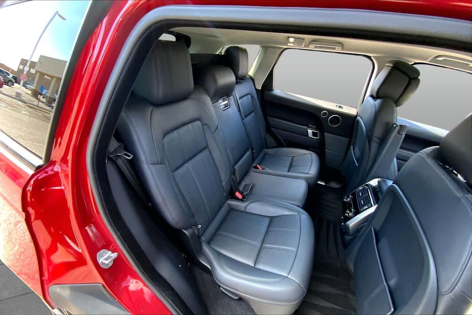 Used 2018 Firenze Red Metallic Land Rover HSE Dynamic image 20
