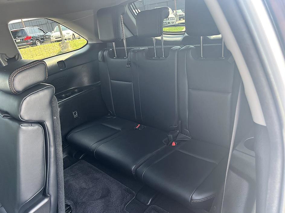 Used 2018 Celestial Silver Metallic Toyota XLE image 30