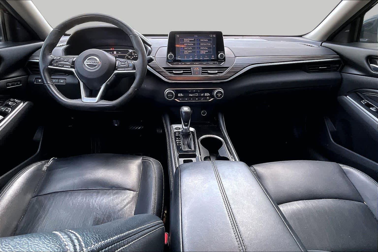 Used 2020 Super Black Nissan 2.5 Platinum image 16