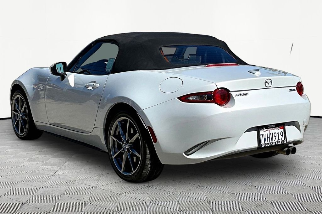Used 2016 White Mazda Grand Touring image 4