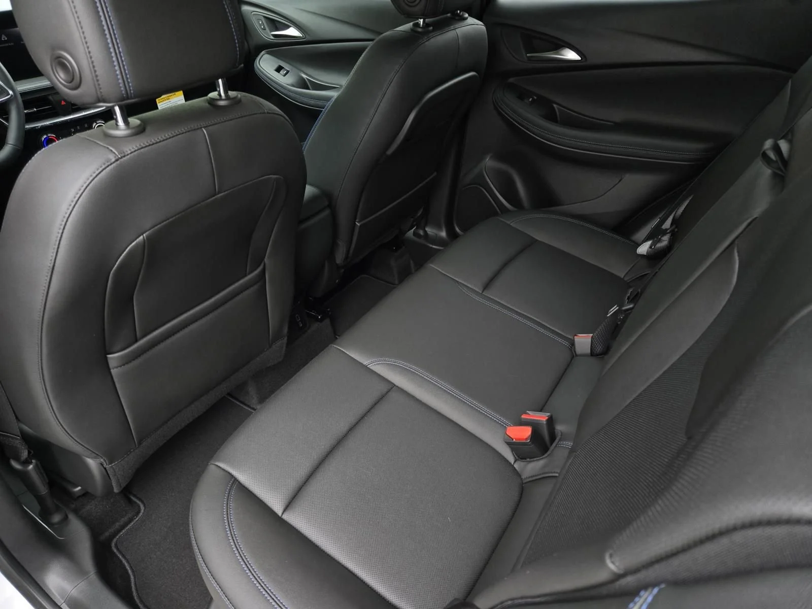 2026 Buick Encore GX Sport Touring - Photo 6