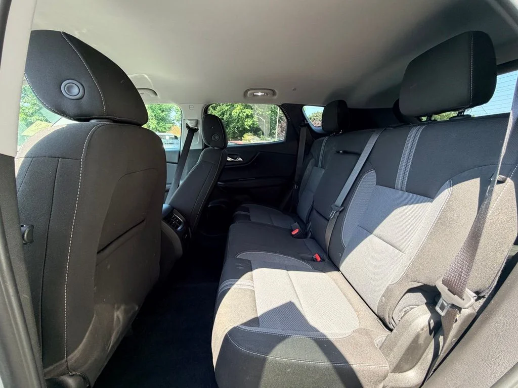 Used 2024 Summit White Chevrolet LT image 13