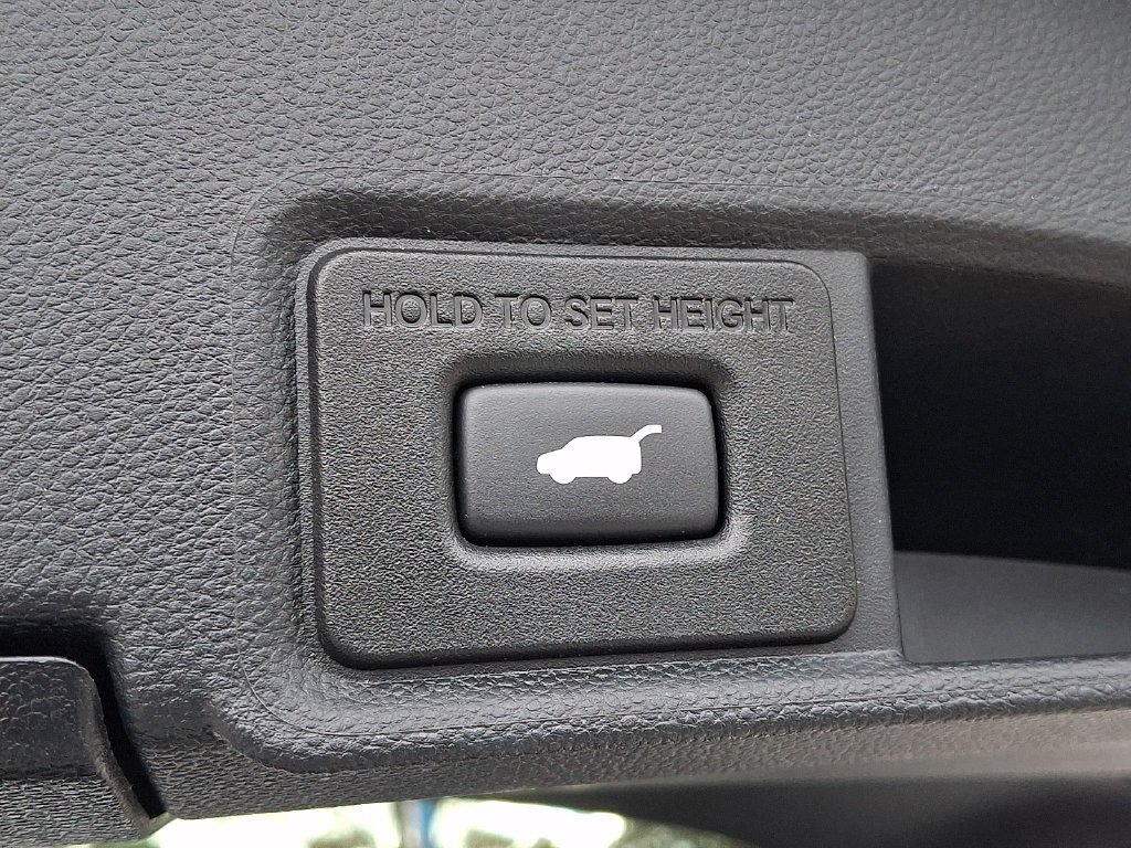 Used 2020 White Acura Base image 33