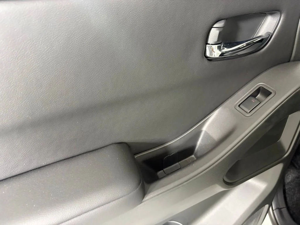 New 2026 Glacier White Nissan Crew Cab SV image 37