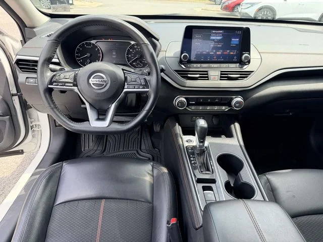 Used 2021 White Nissan 2.5 SR image 17