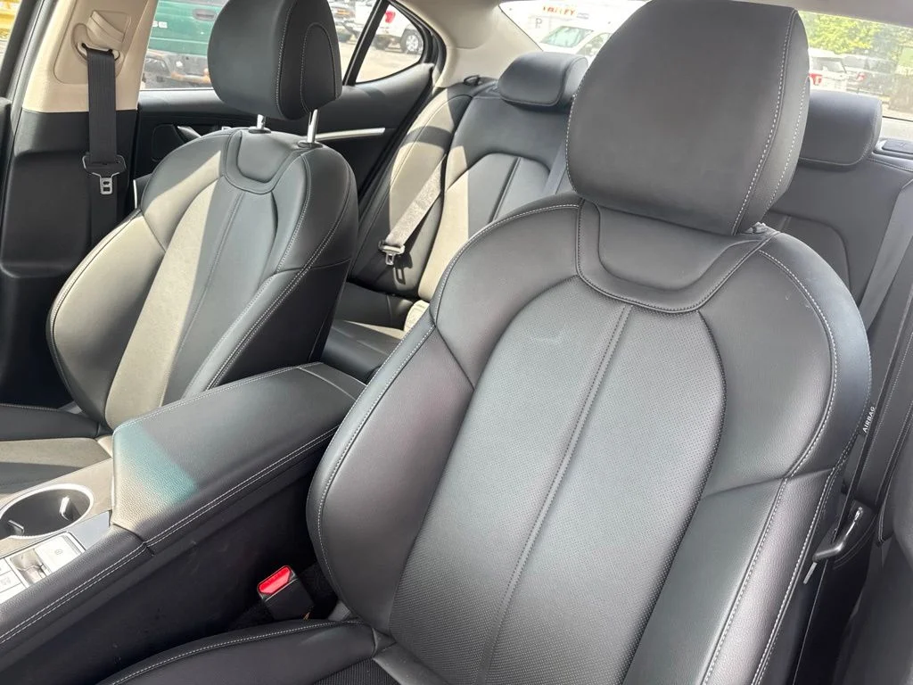 2025 GENESIS G70 Standard - Photo 12