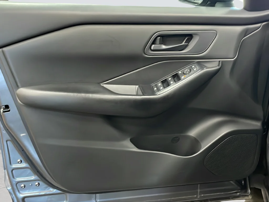 Used 2024 Gray Nissan S image 23