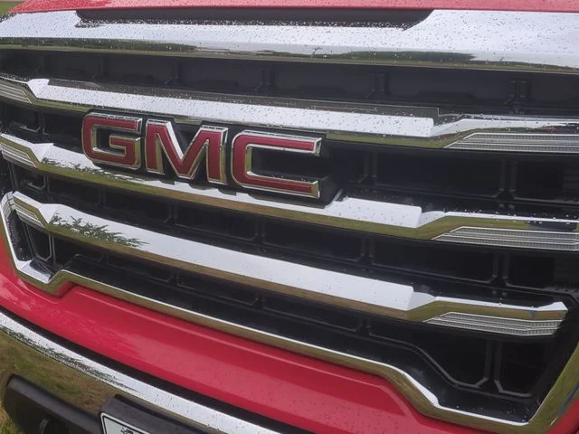 Used 2019 Red GMC SLE image 36