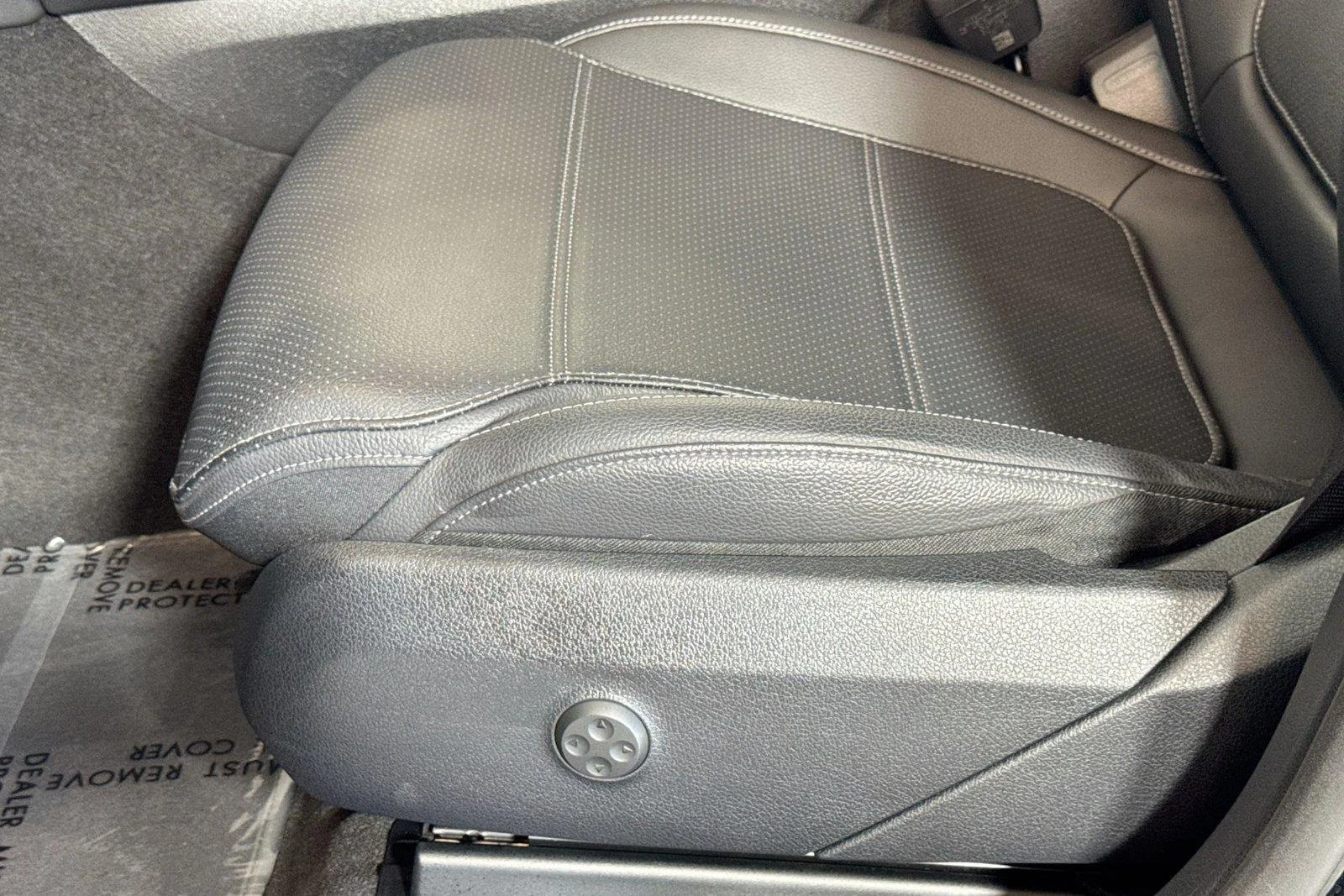 Used 2025 Black Mercedes-Benz GLC 300 image 18
