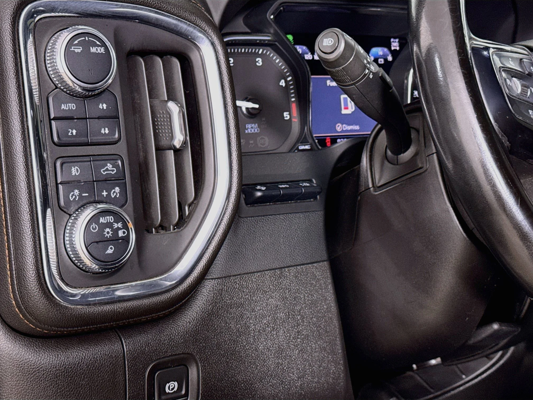 Used 2023 SUMMIT WHITE GMC AT4 image 12
