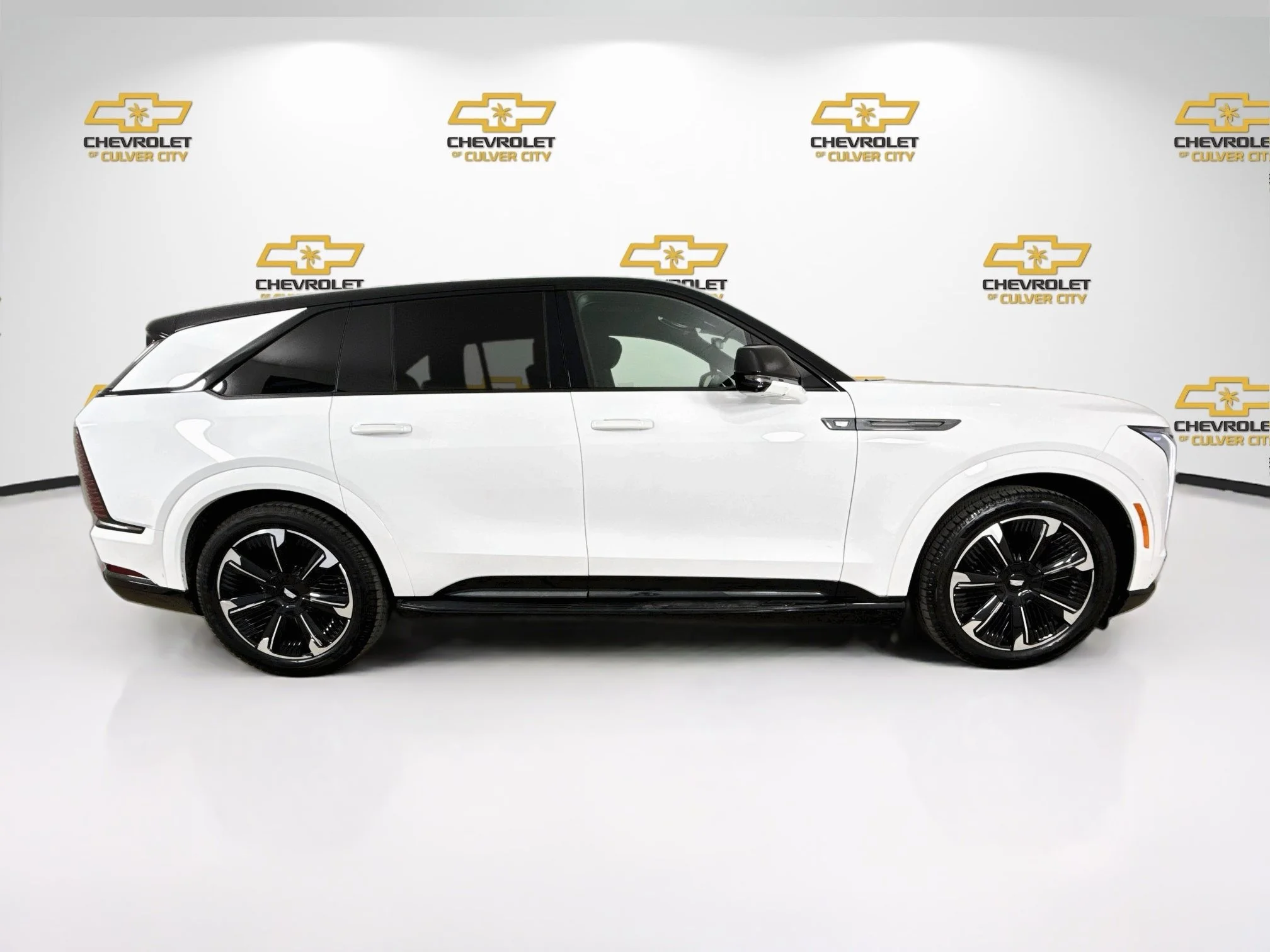 Used 2025 Summit White Cadillac Sport 1 image 9