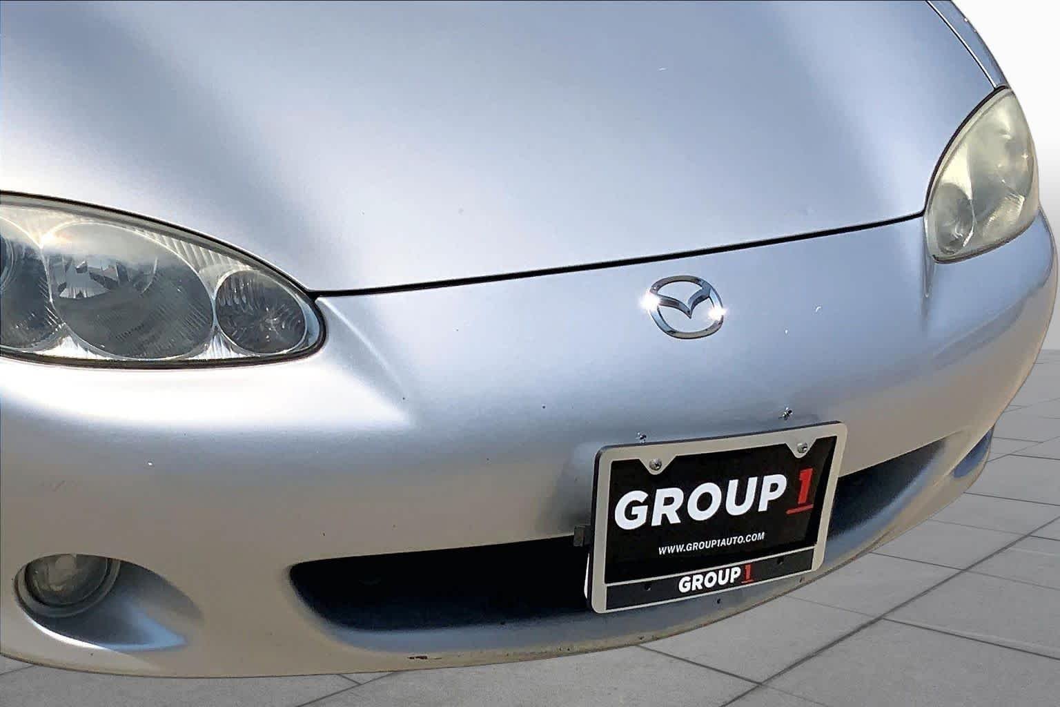 Used 2001 Sunlight Silver Metallic Mazda Base image 23