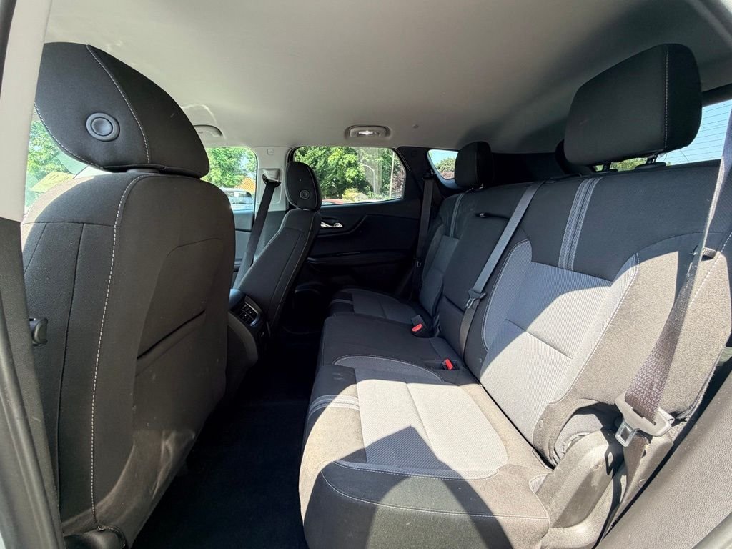 Used 2024 Summit White Chevrolet LT image 13