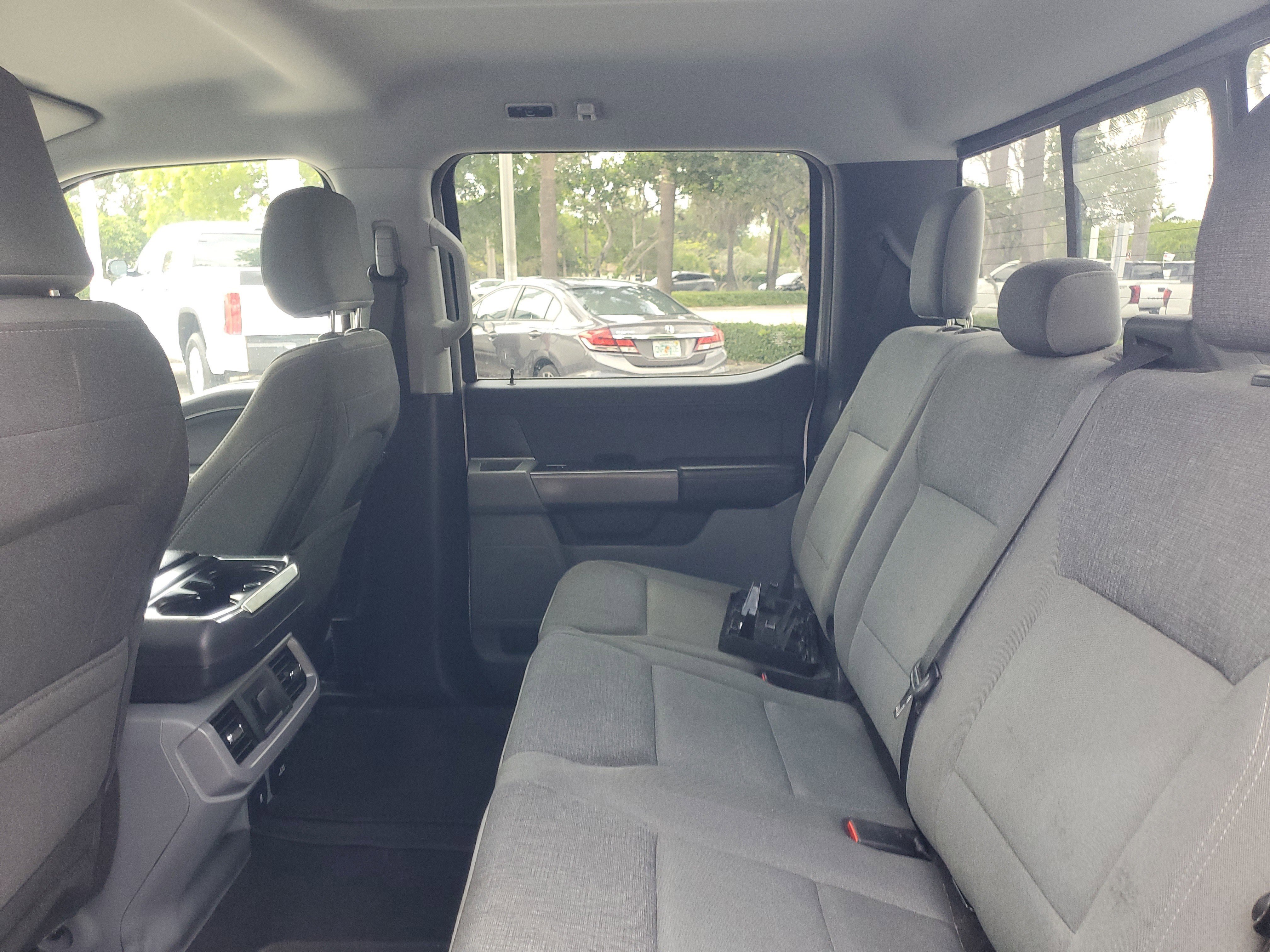 Used 2024 Oxford White Ford XLT image 9