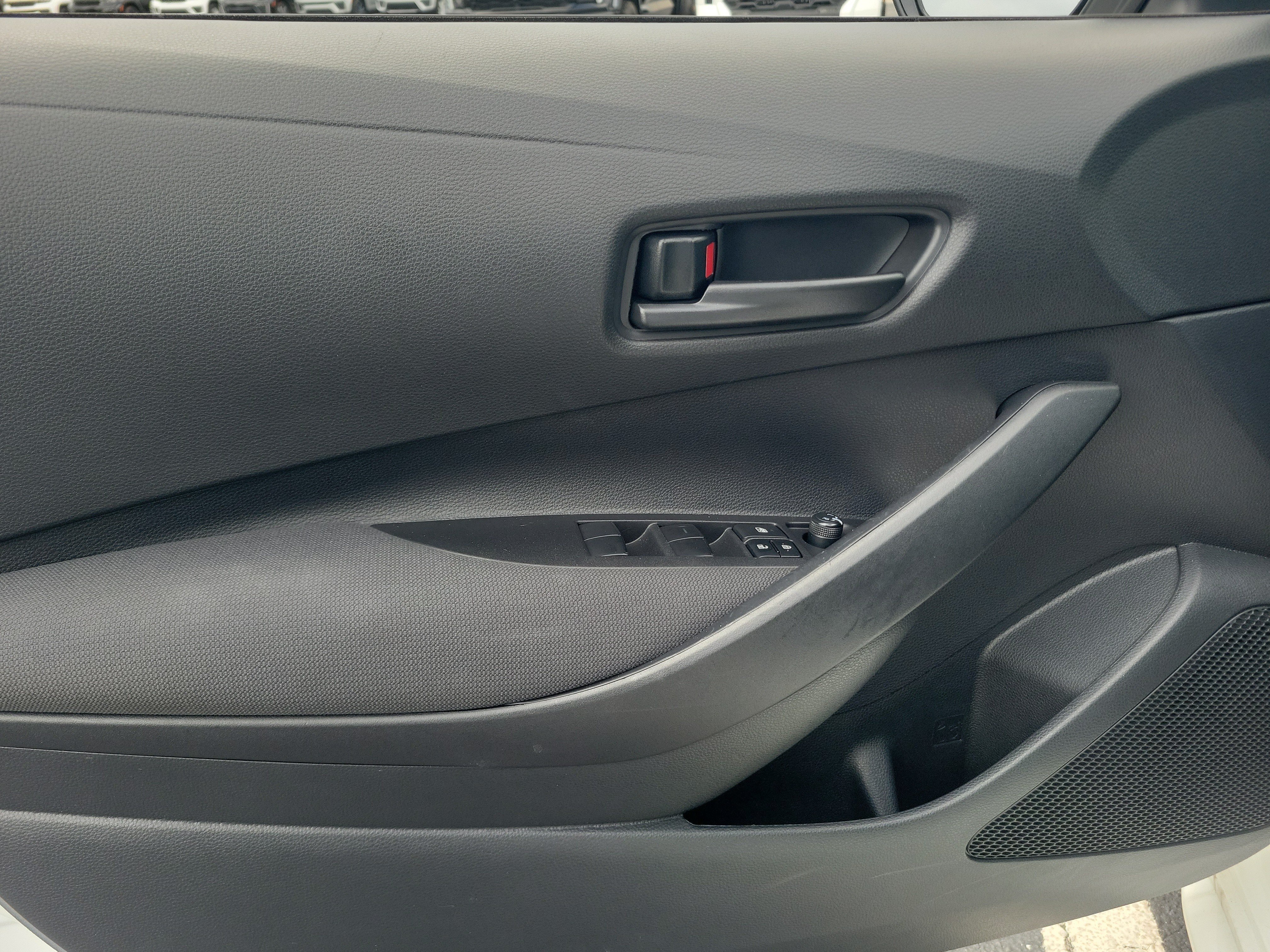Used 2025 Ice Toyota LE image 20