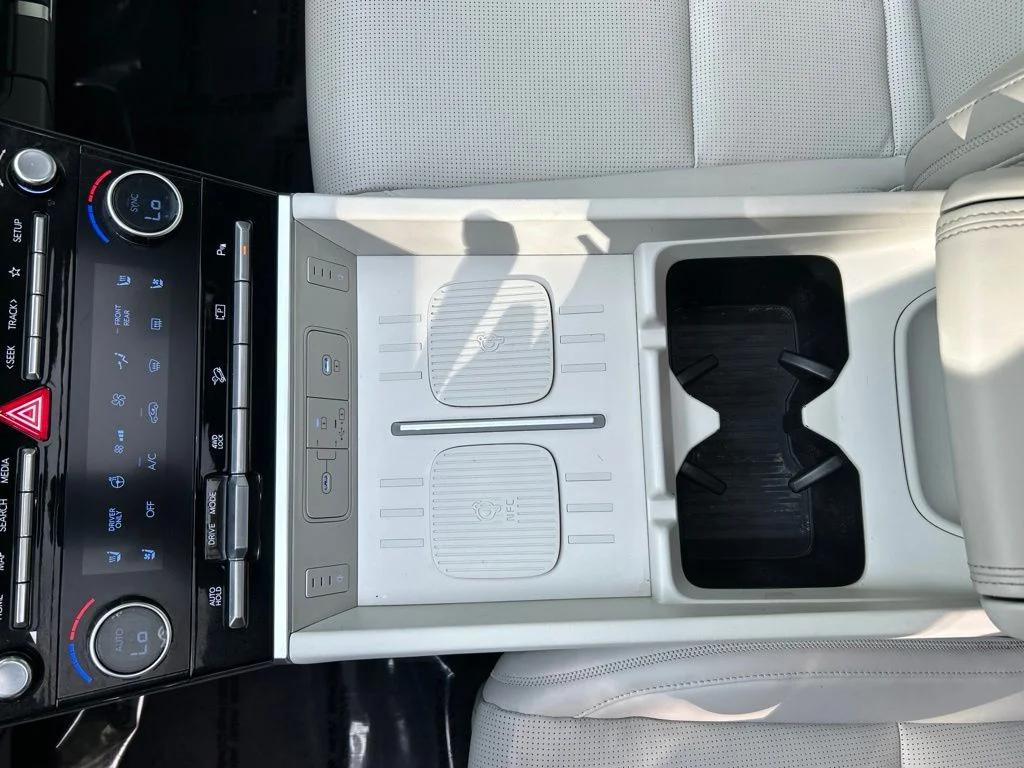 Used 2026 White Hyundai Calligraphy image 18
