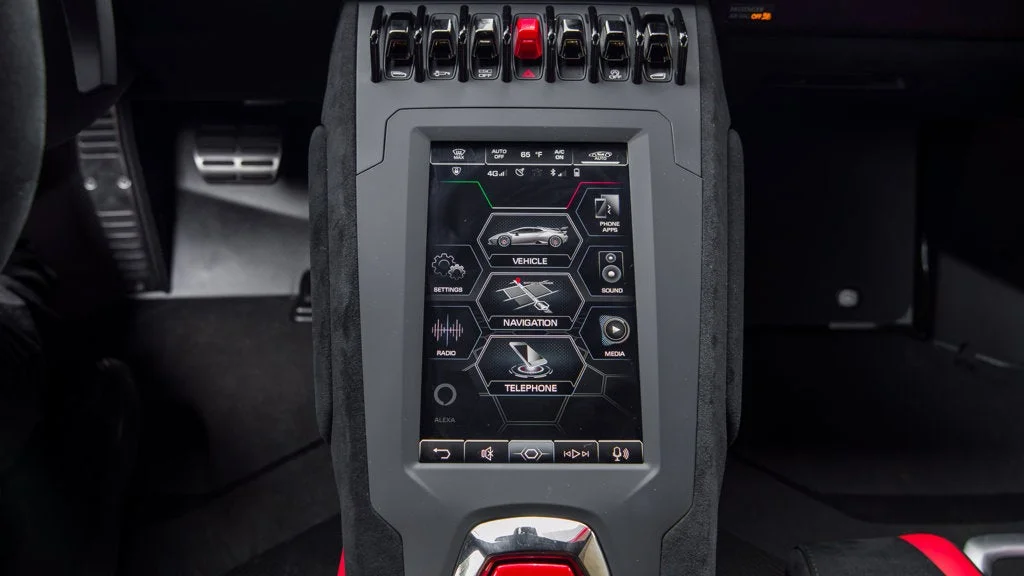 Used 2022 Verde Scandal Metallic Lamborghini Base image 25
