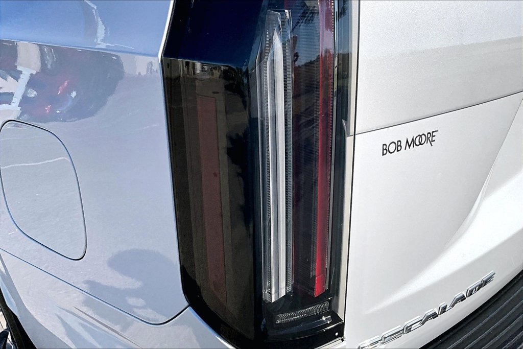 Certified Used 2025 Crystal White Tricoat Cadillac Premium Luxury Platinum image 33