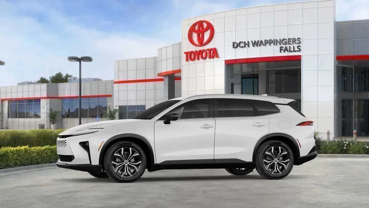 New 2026 Oxygen White <sup>1</sup> Toyota  XLE image 13